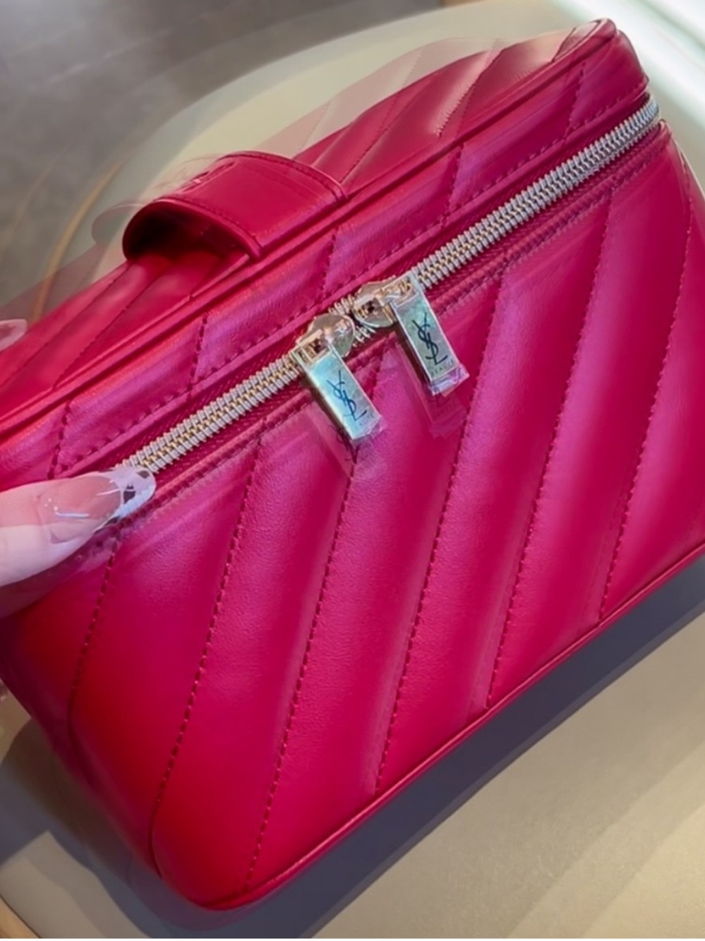 YSL beauty red case - Picture 2 of 9